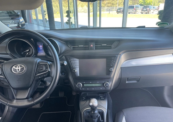 Toyota Avensis cena 48900 przebieg: 231757, rok produkcji 2016 z Jordanów małe 92